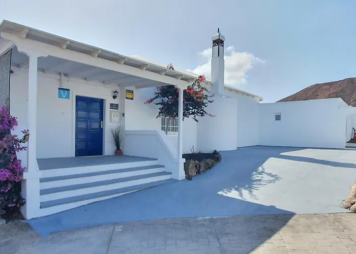 Stunning Sea View Villa With 6 Bedrooms & Heated Pool - Villa Renaissance